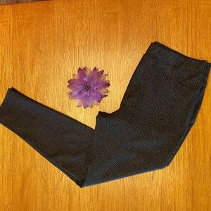 Sanctuary animal print leggings. Black/grey with back pockets